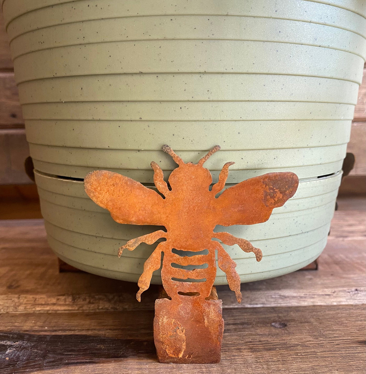 Flowerpot Feet, Metal Art, Garden Decor, Planter Feet, Flower Planter, Bees, Honeybees, Bumblebees, The Bees Knees, Ladybugs