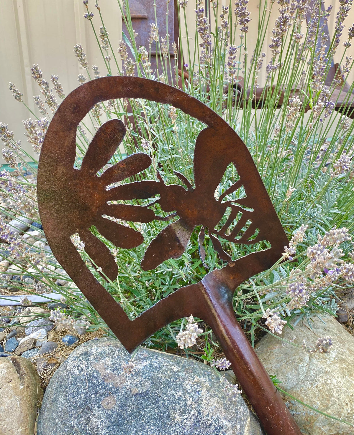 Rusty Shovel Garden Art: Bee & Flower Metal Decor