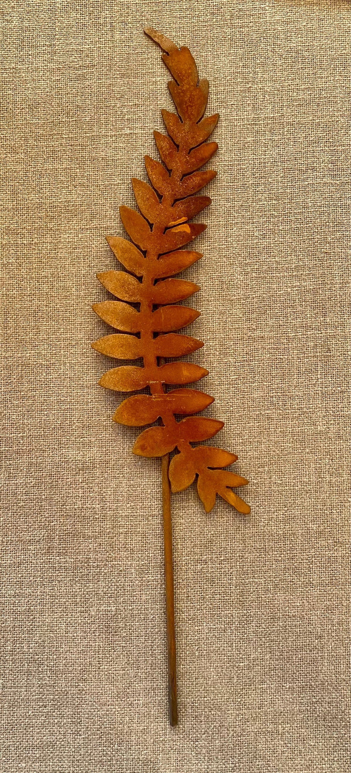 Rusty Metal Fern Garden Stakes: Natural Rust Finish